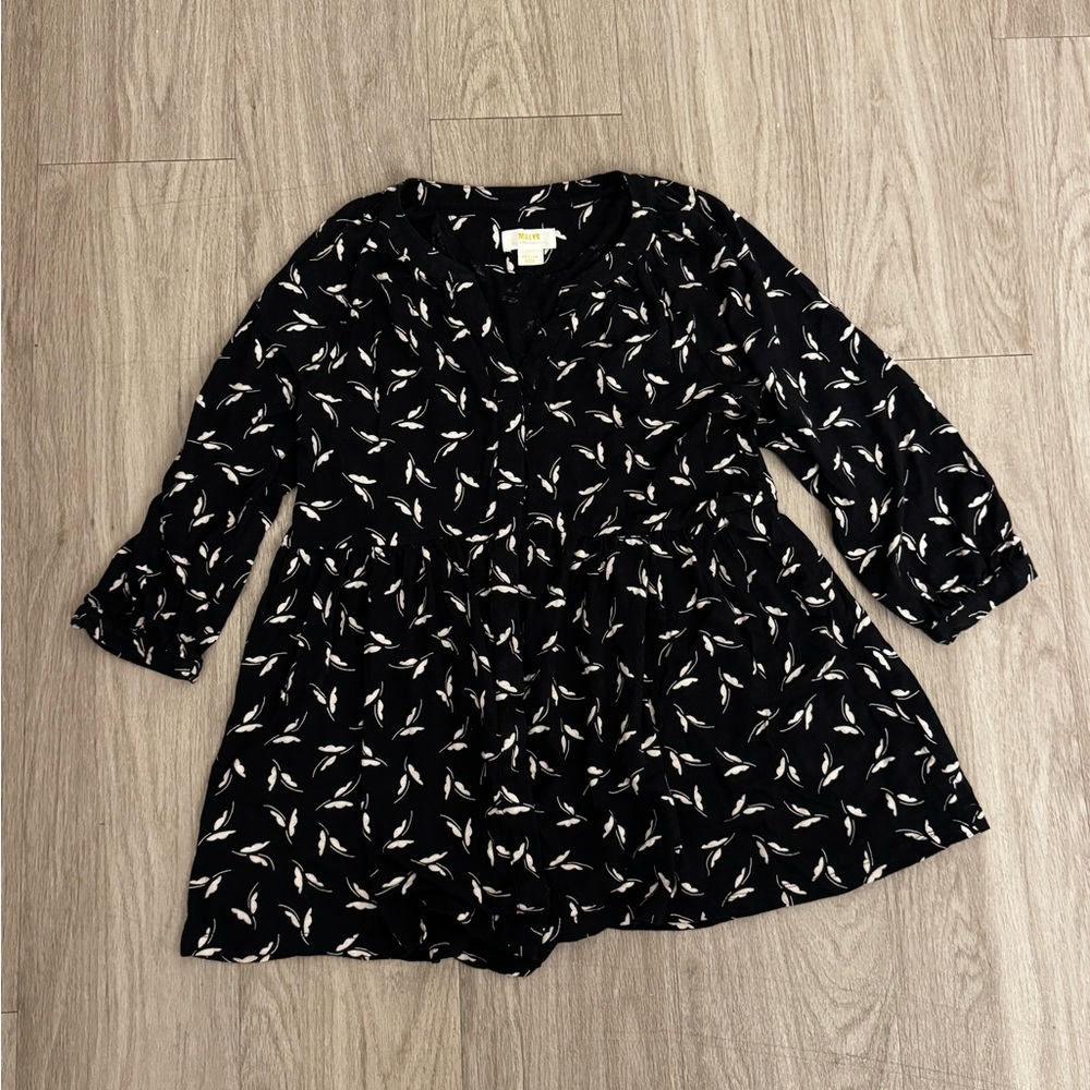 3/$15 Anthropologie Charming Black Top